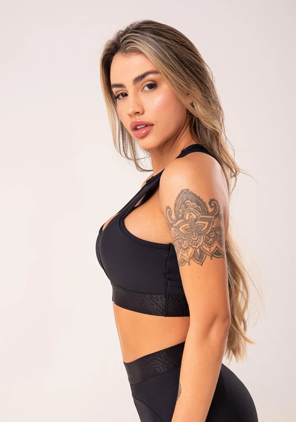 Top Fitness assimétrico com elástico Flow DLK