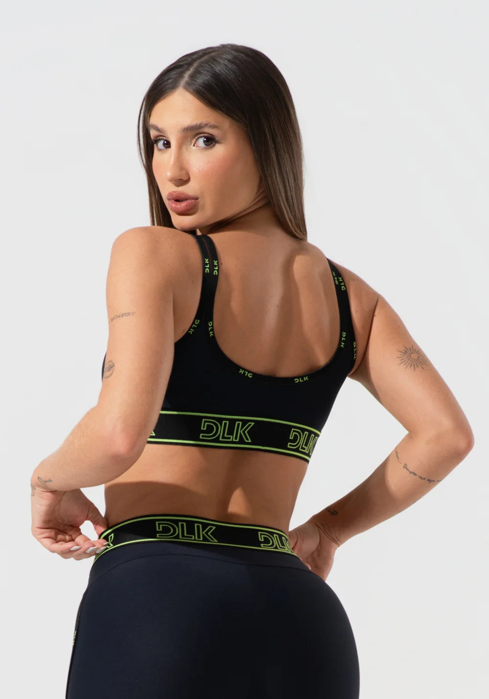 Conjunto Fitness Top com bojo + Short DLK Cor: Preto/Neon