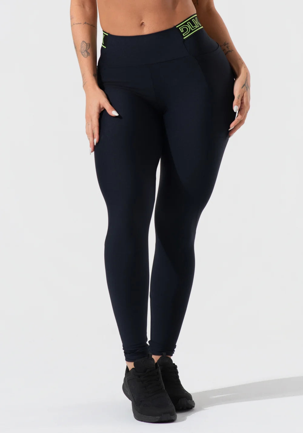 Legging fitness com bolso e elástico no cós - PRETO c/ NEON